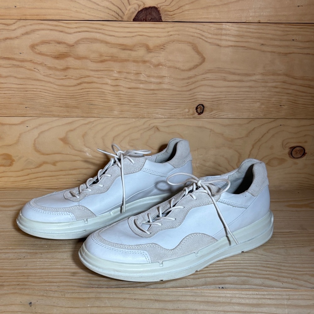 Ecco soft Cream and white sneakers